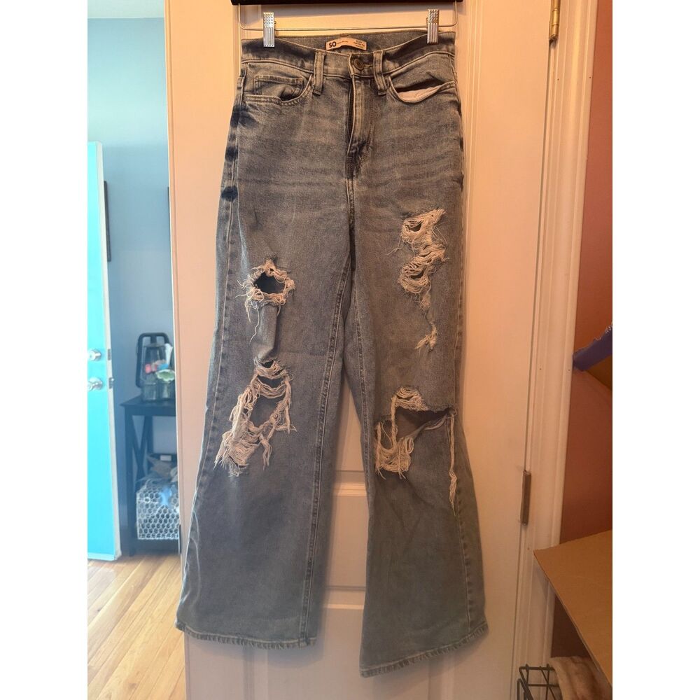SO wide leg destructed jeans size 3